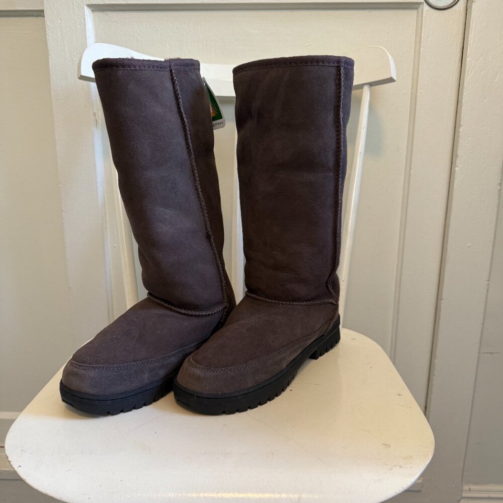 REAL Australia Sheepskin Boots, Brown, Size 7.5